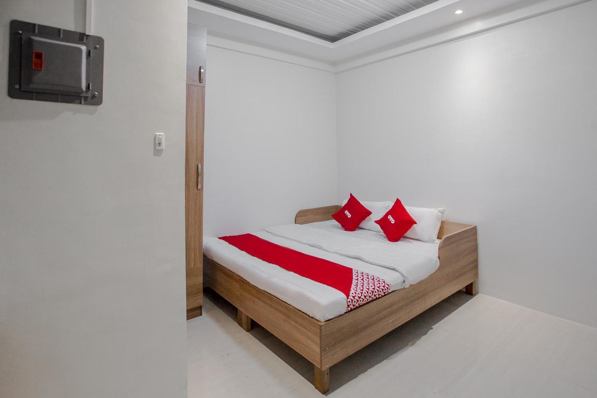 فندق Oyo 605 The Quarters مانيلا المظهر الخارجي الصورة
